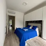 Azzurro Sea View With Parking And Balcony 5 Min Walk To 아파트