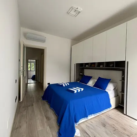 Azzurro Sea View With Parking And Balcony 5 Min Walk To דירה