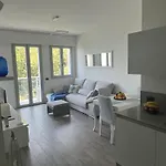 Azzurro Sea View With Parking And Balcony 5 Min Walk To