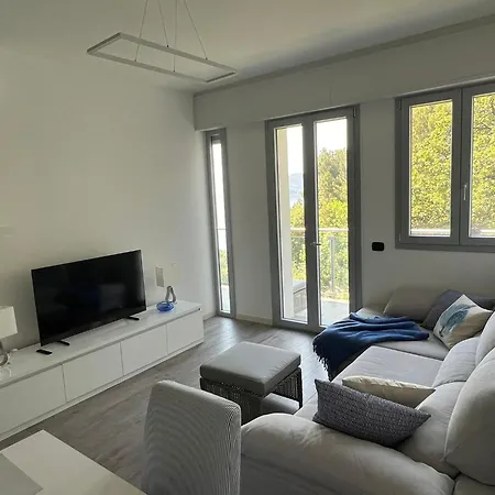 Appartement Azzurro Sea View With Parking And Balcony 5 Min Walk To