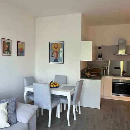 Daire Azzurro Sea View With Parking And Balcony 5 Min Walk To *