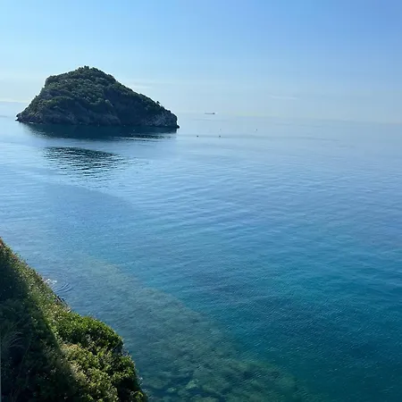 公寓 Azzurro Sea View With Parking And Balcony 5 Min Walk To 贝尔杰吉
