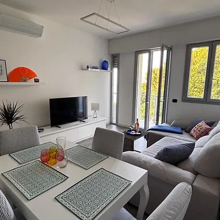Azzurro Sea View With Parking And Balcony 5 Min Walk To * 贝尔杰吉