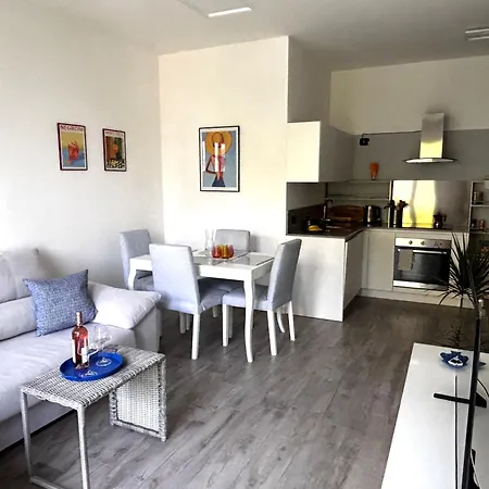 Daire Azzurro Sea View With Parking And Balcony 5 Min Walk To *