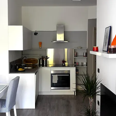 Azzurro Sea View With Parking And Balcony 5 Min Walk To Daire