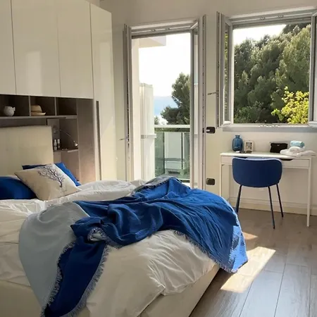 Azzurro Sea View With Parking And Balcony 5 Min Walk To * 贝尔杰吉