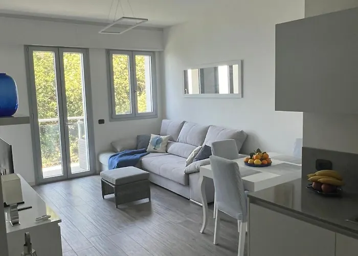 Azzurro Sea View With Parking And Balcony 5 Min Walk To