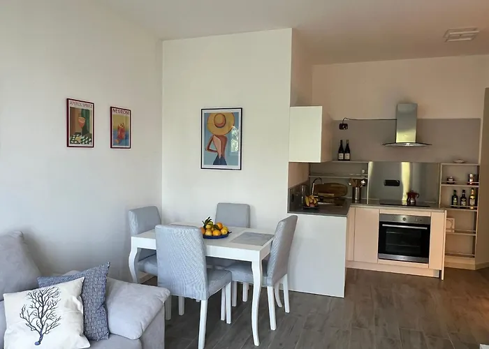 Apartman Azzurro - Beautiful And Bright Sea View *