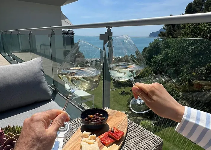 Azzurro - Beautiful And Bright Sea View * Bergeggi